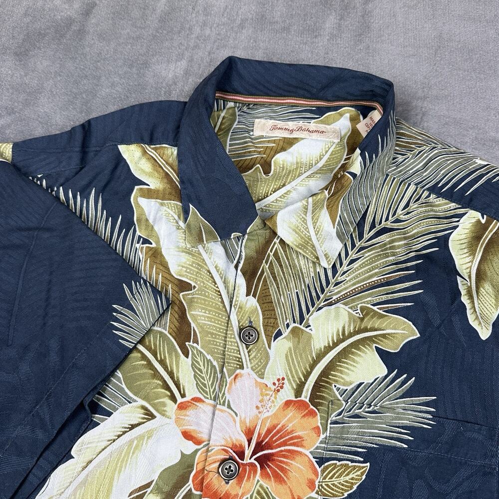Tommy Bahama Button Up Camp Shirt Mens Medium 100% Silk Blue Tropical Hawaiian